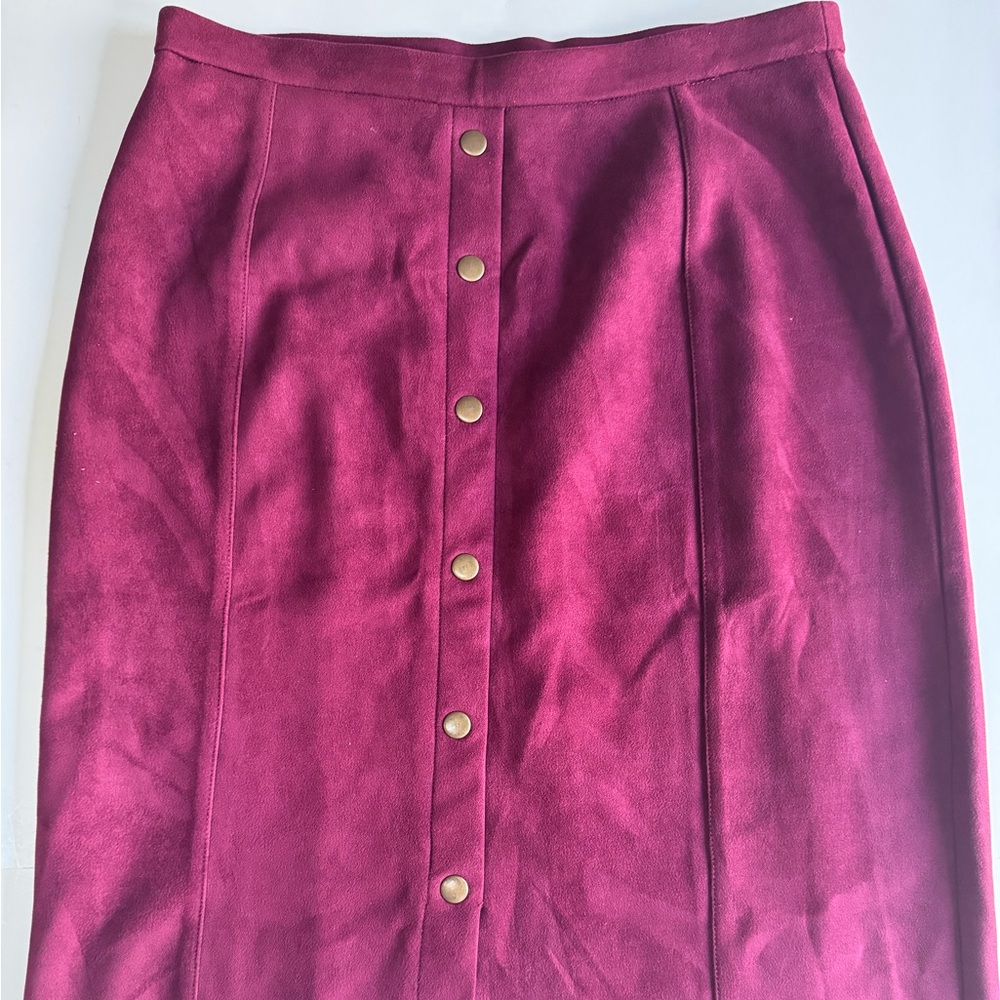 Retrology Women’s Pencil Skirt. Size Small. Pull On. Burgundy. Faux Suede